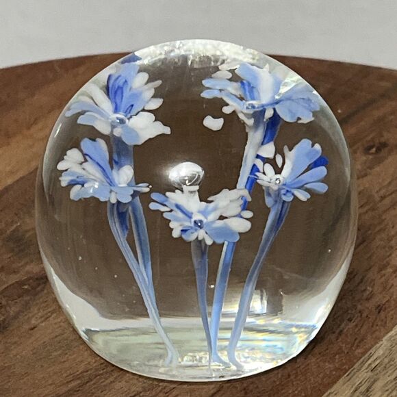 Beautiful John Gentile Art Glass Blue Flower Controlled Bubble Paperweight 2.75” - Picture 2 of 6